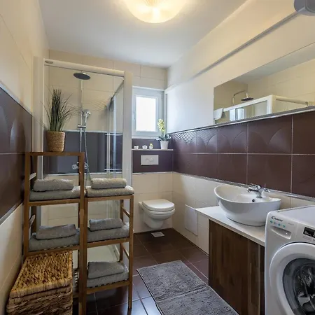 Διαμέρισμα Doors Of West Σπλιτ